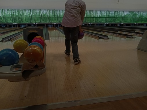 ボーリングなんて何年ぶりだろう